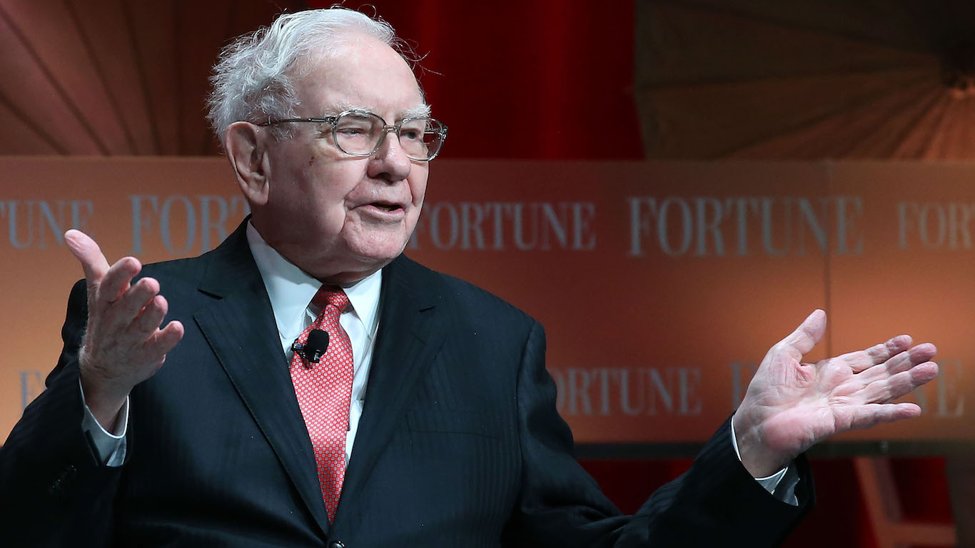 What 95-Year-Old Warren Buffett Thinks Everyone in Their 70s Should Do